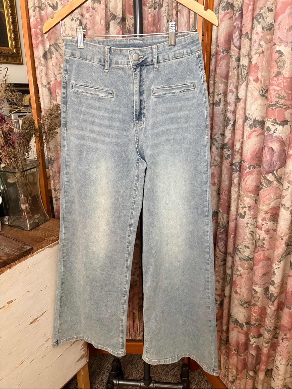 High-Rise Wide Leg Jeans in Light Blue Wash